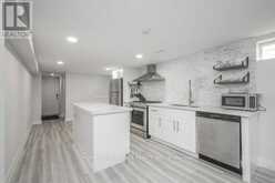 1305 CONSORT CRESCENT | Burlington Ontario | Slide Image Eight