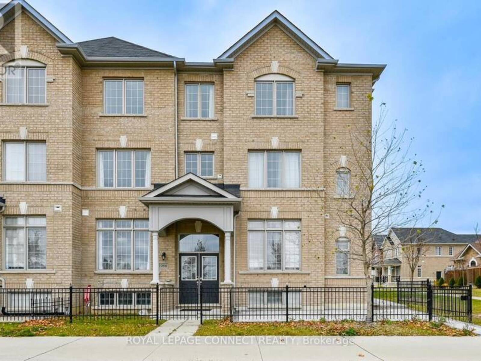 1986 DONALD COUSENS PARKWAY, Markham, Ontario L6B 0Z6