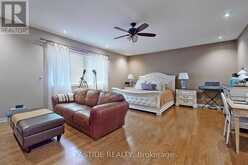 160 CHAMPIONSHIP CIRCLE PLACE | Aurora Ontario | Slide Image Eighteen