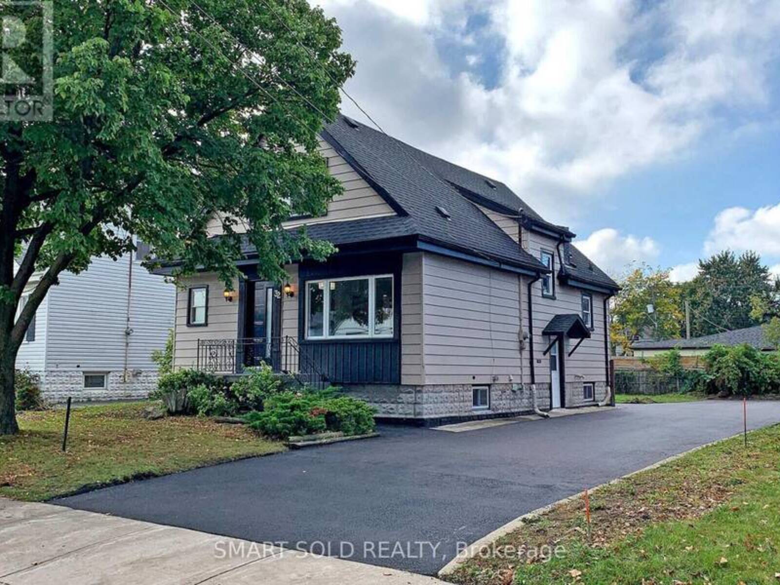 32 DAVID AVENUE, Hamilton, Ontario L9A 3V1