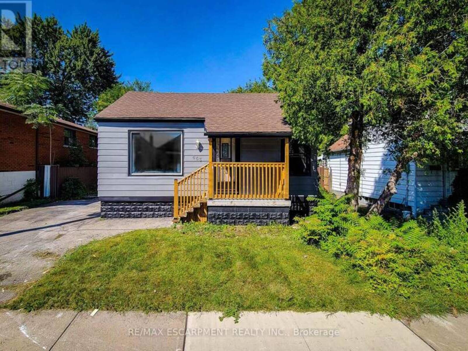 453 PALING AVENUE, Hamilton, Ontario L8H 5K3