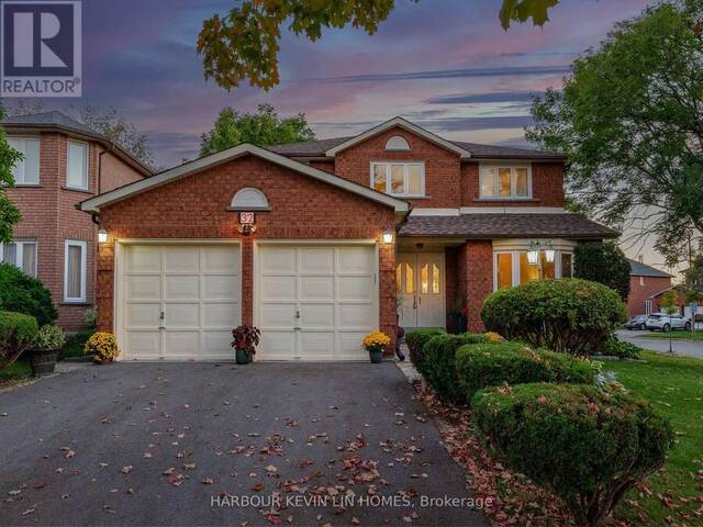 32 QUEENS COLLEGE DRIVE Richmond Hill Ontario, L4B 1P2