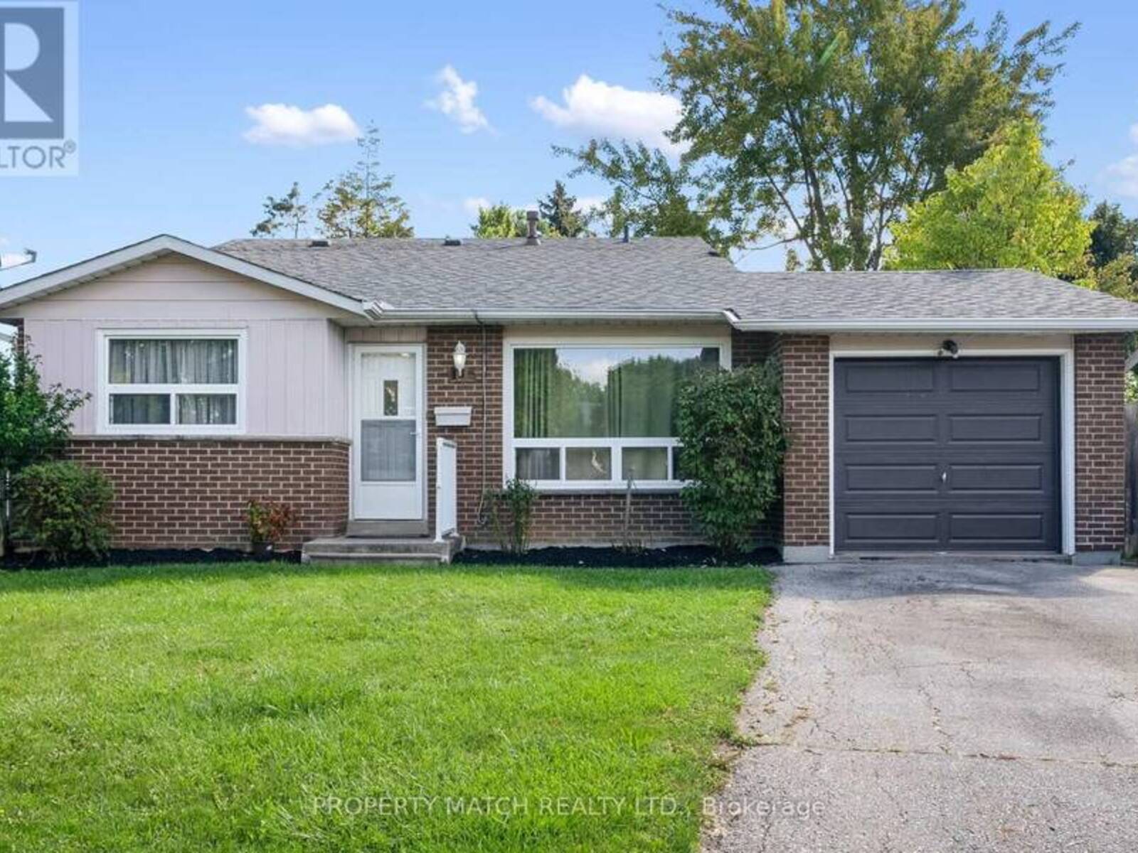 11 MOSSWOOD LANE, Toronto , Ontario M9V 1M3