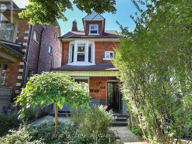 538 ROXTON ROAD Toronto Ontario, M6G 3R4