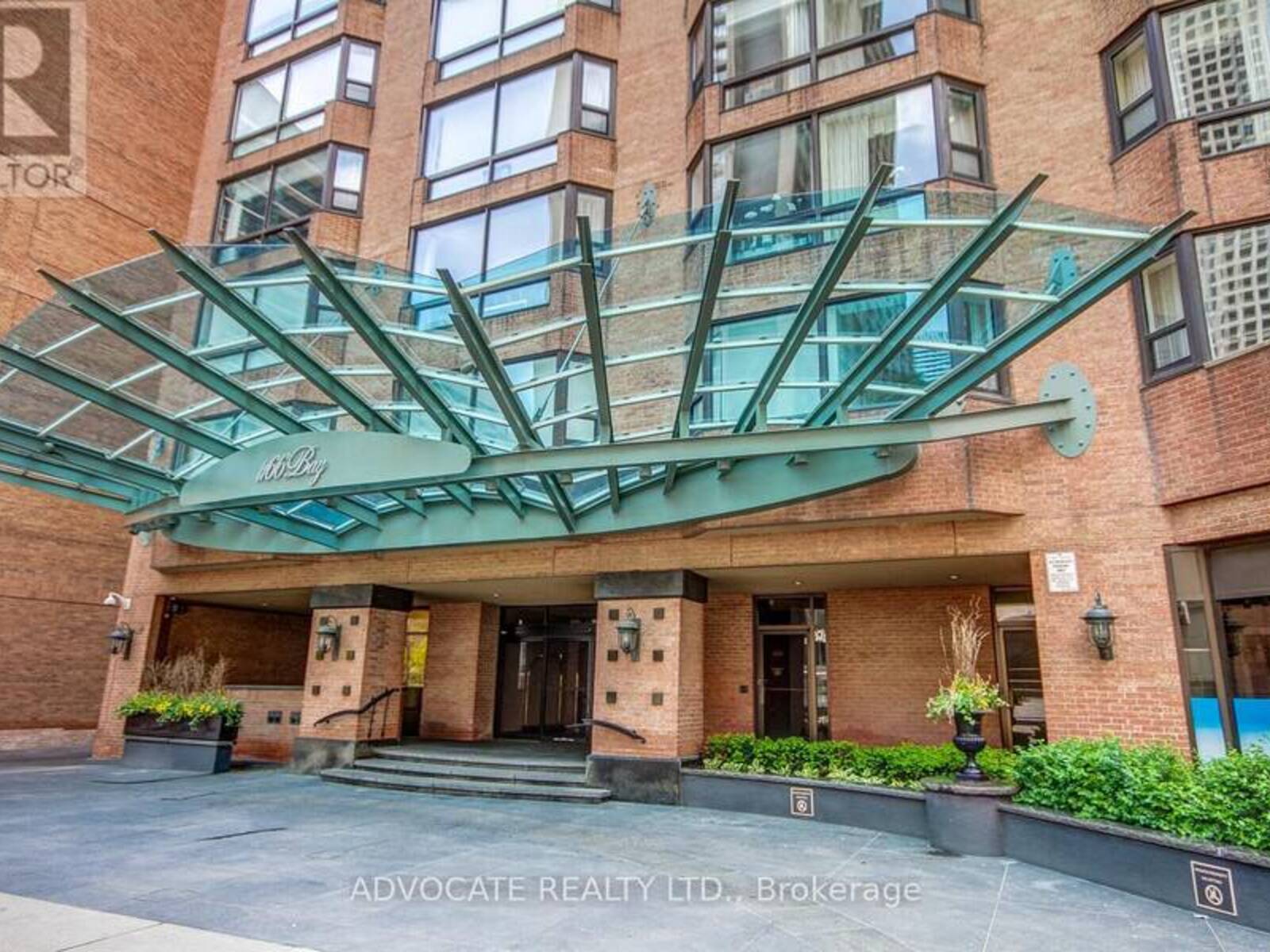 1105 - 1166 BAY STREET, Toronto , Ontario M5S 2X8