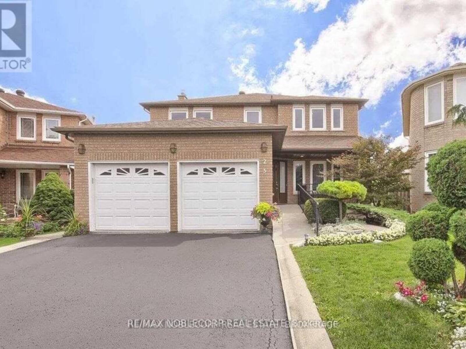 25 PILKINGTON CRESCENT, Vaughan, Ontario L4J 7J5