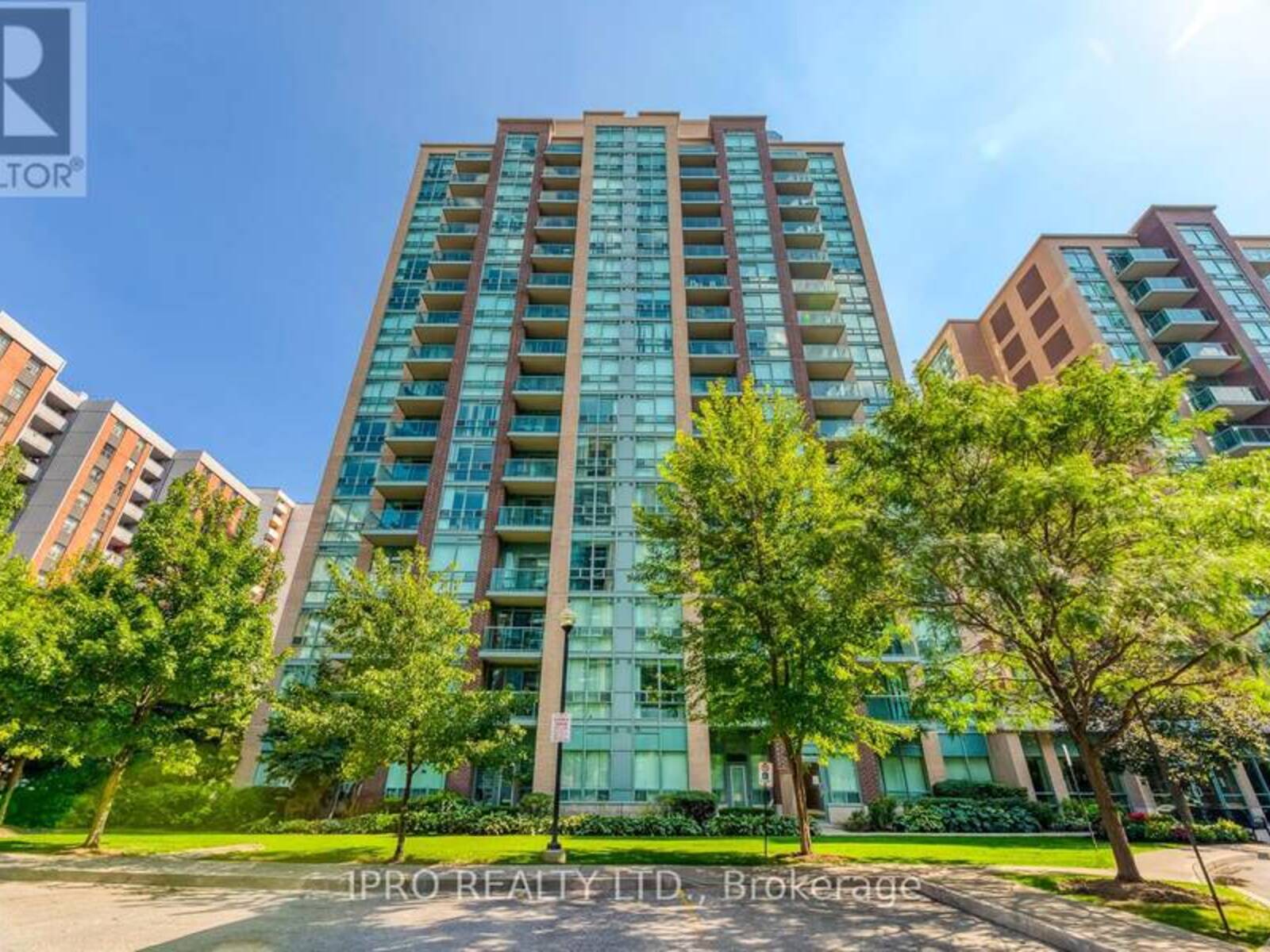 506 - 7 MICHAEL POWER PLACE, Toronto , Ontario M9A 0A4