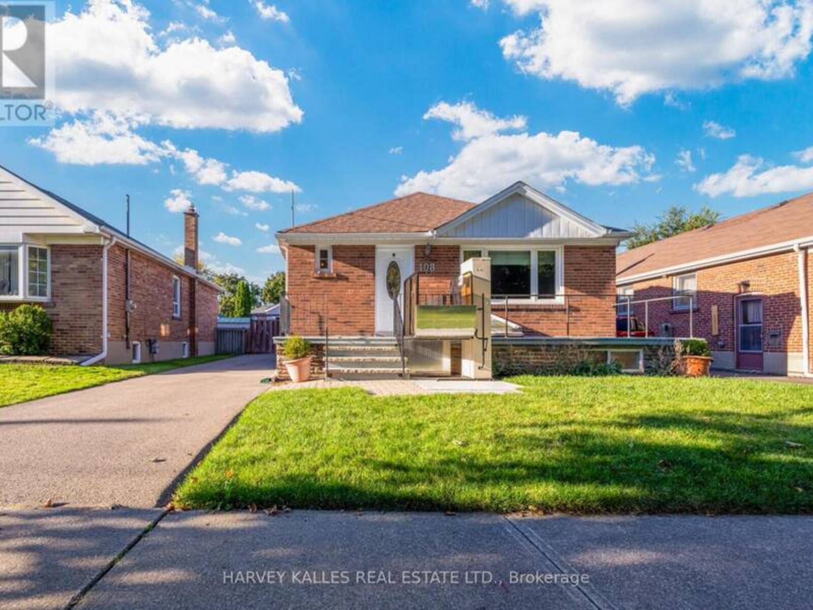 108 EDGECROFT ROAD, Toronto , Ontario M8Z 2C3