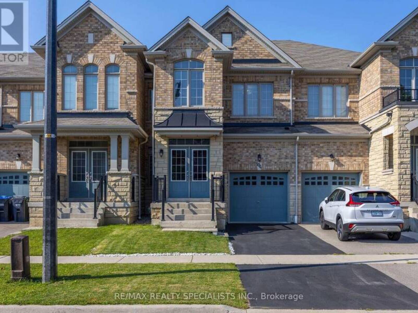 104 LITTLE BRITAIN CRESCENT, Brampton, Ontario L6Y 0C3