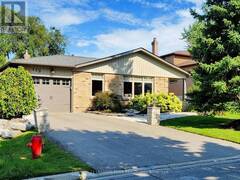 115 WALTON DRIVE Aurora Ontario, L4G 3K2