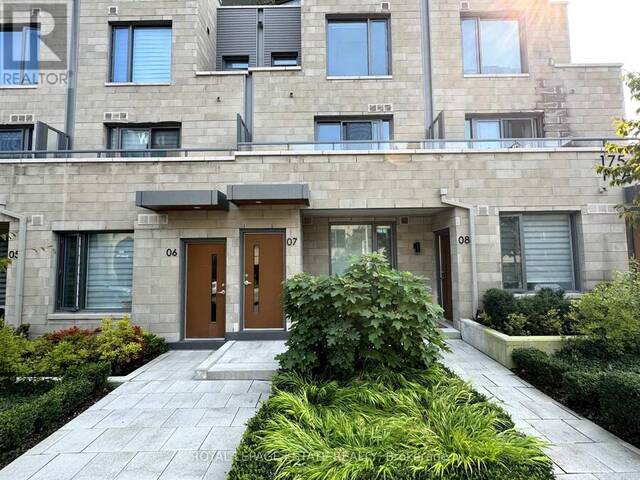 TH7 - 175 PEARS AVENUE Toronto Ontario, M5R 0C1