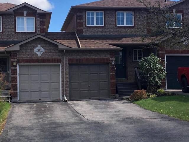 59 LIONS GATE BOULEVARD Barrie Ontario, L4M 7E4