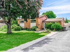 9 CUMBRIAN COURT Brampton Ontario, L6X 2J7