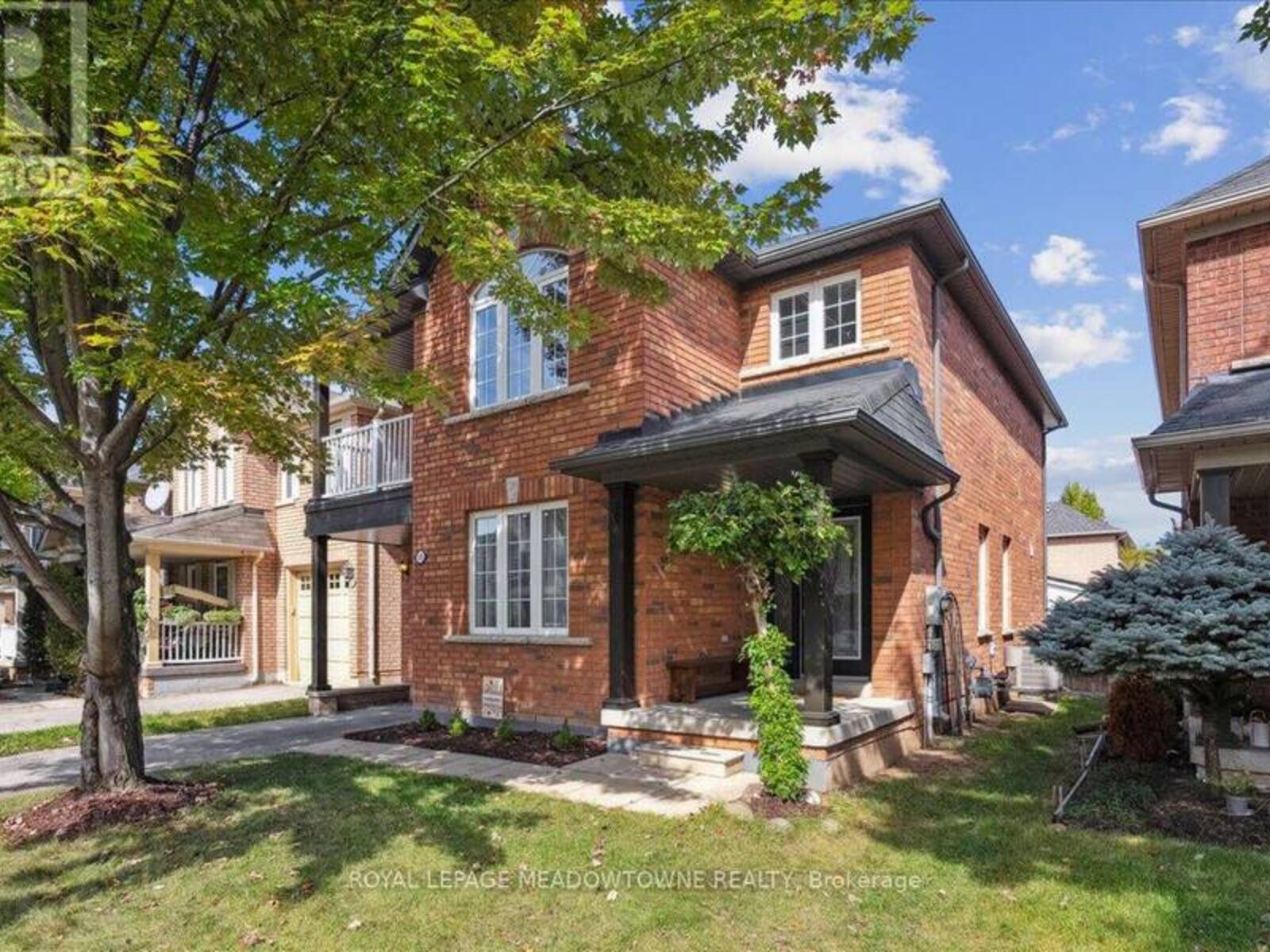 2173 CRESTMONT DRIVE, Oakville, Ontario L6M 5A6