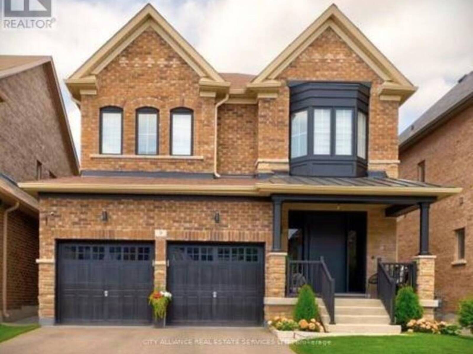 9 BOONE CRESCENT, Vaughan, Ontario L4H 4V1