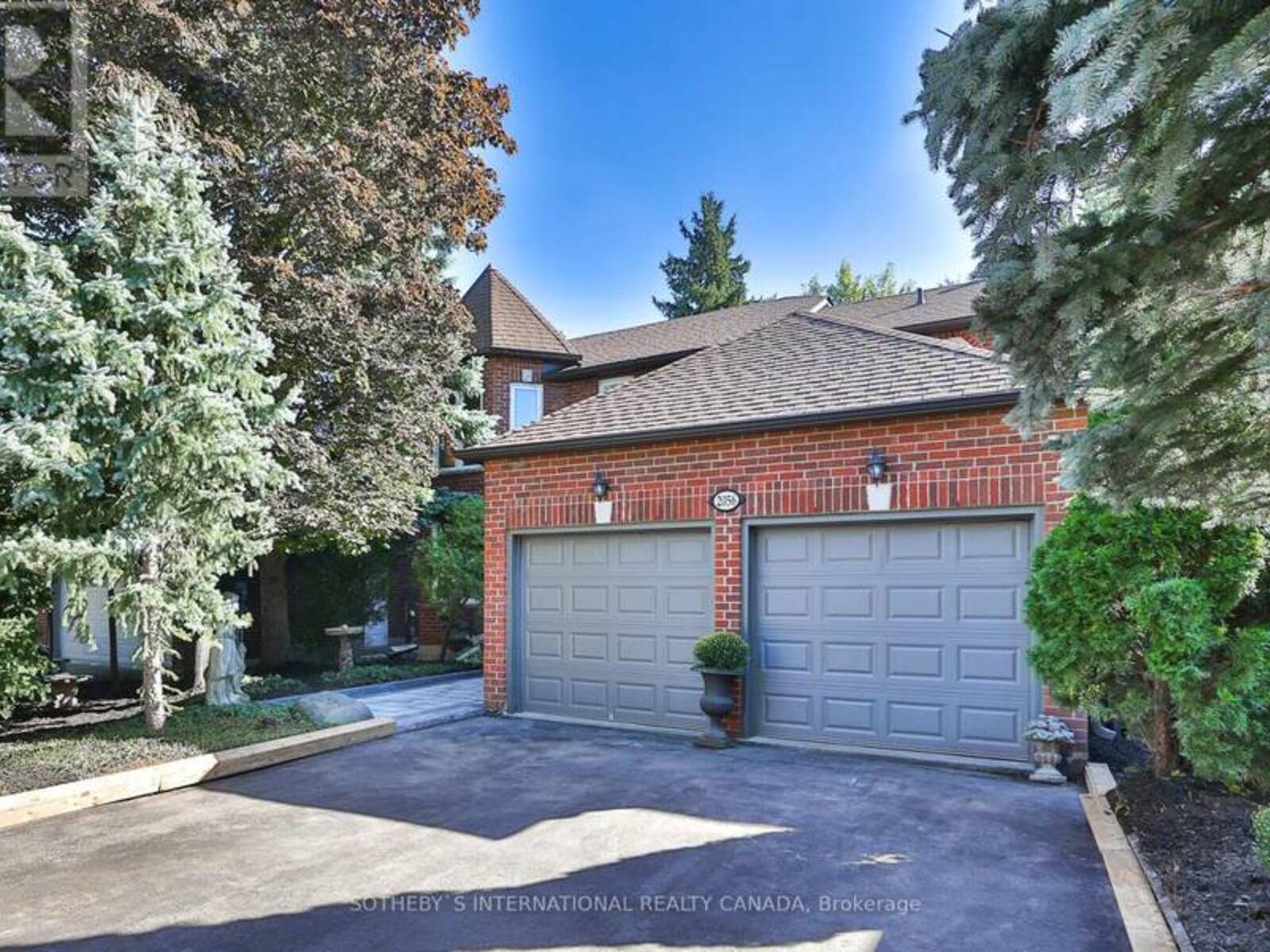 2056 MARKLE DRIVE, Oakville, Ontario L6H 3T3