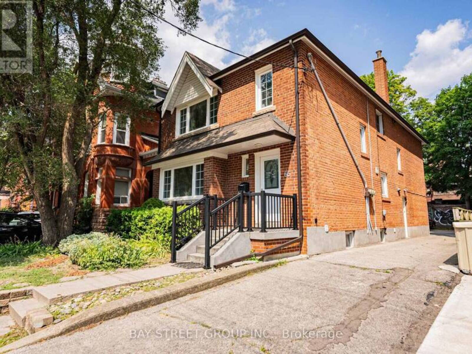 65 SPADINA ROAD, Toronto , Ontario M5R 2T1