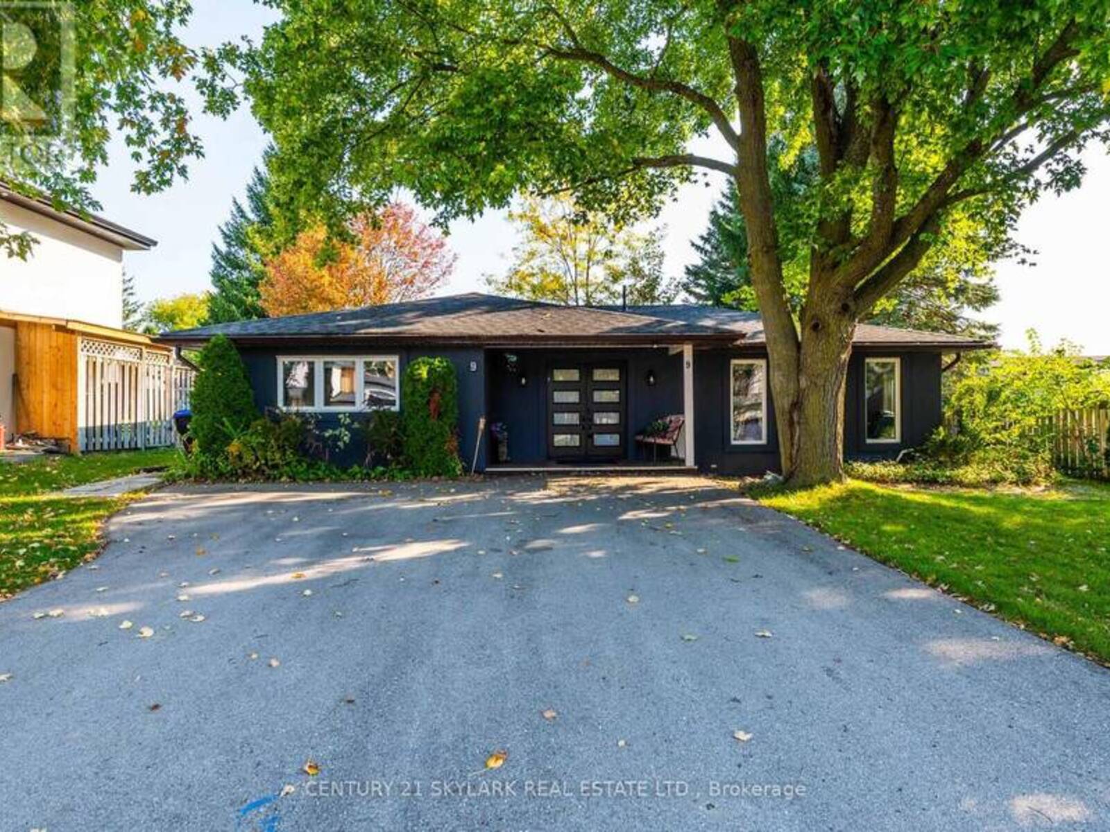 9 COOK AVENUE, Innisfil, Ontario L0L 1L0