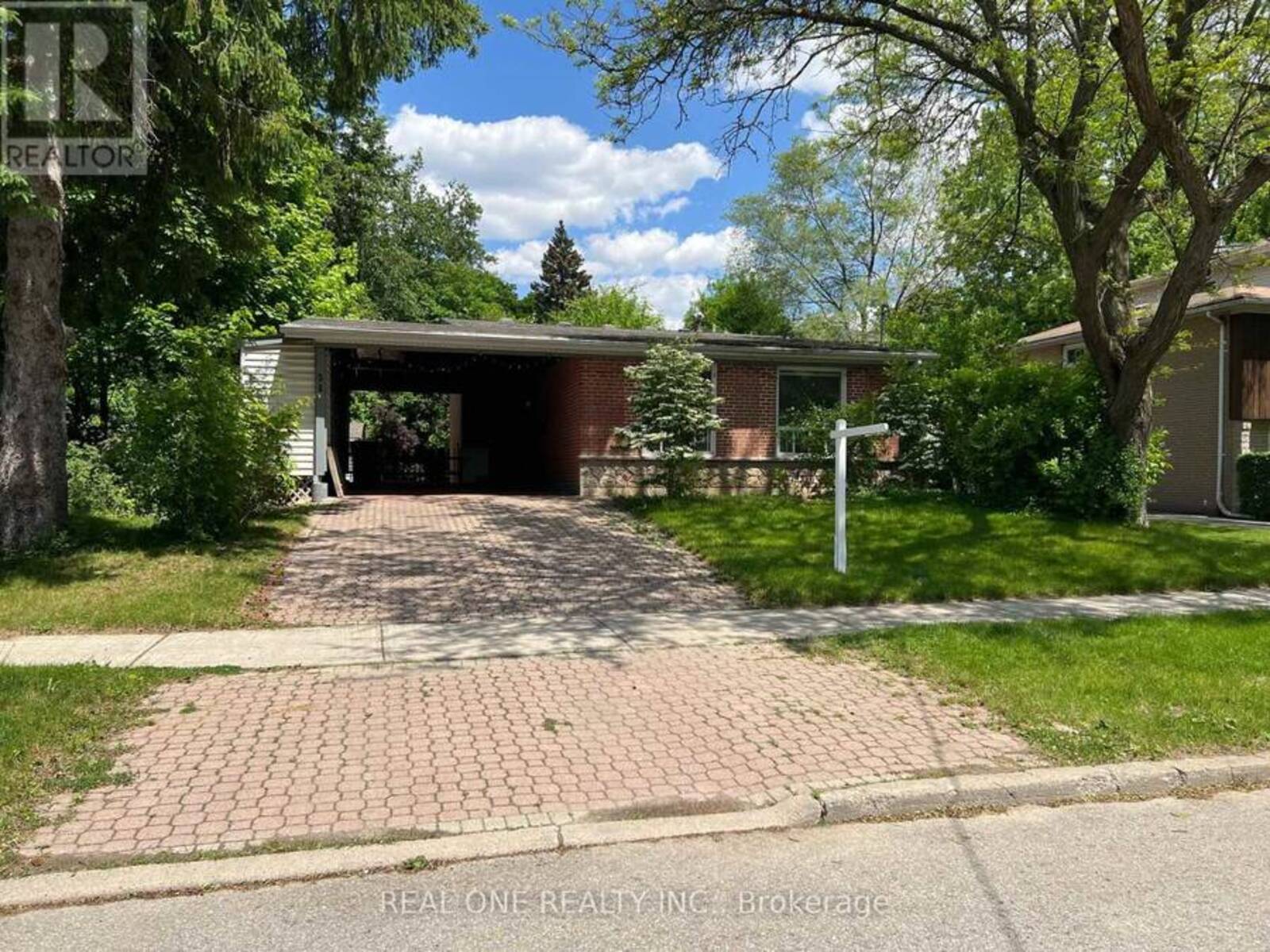 34 SHIPPIGAN CRESCENT, Toronto , Ontario M2J 2G2