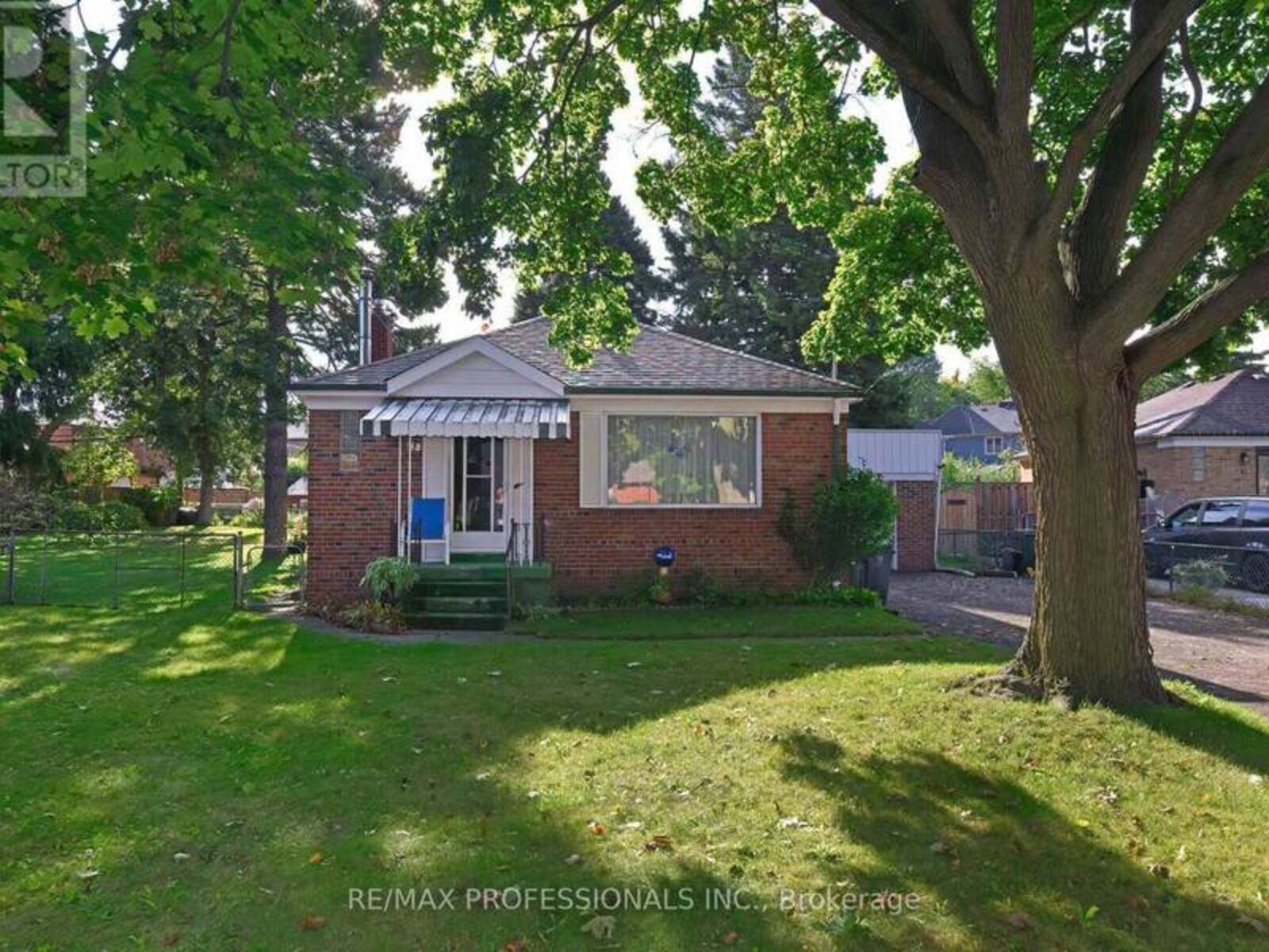 3 SUNSET AVENUE, Toronto , Ontario M8W 3Z2