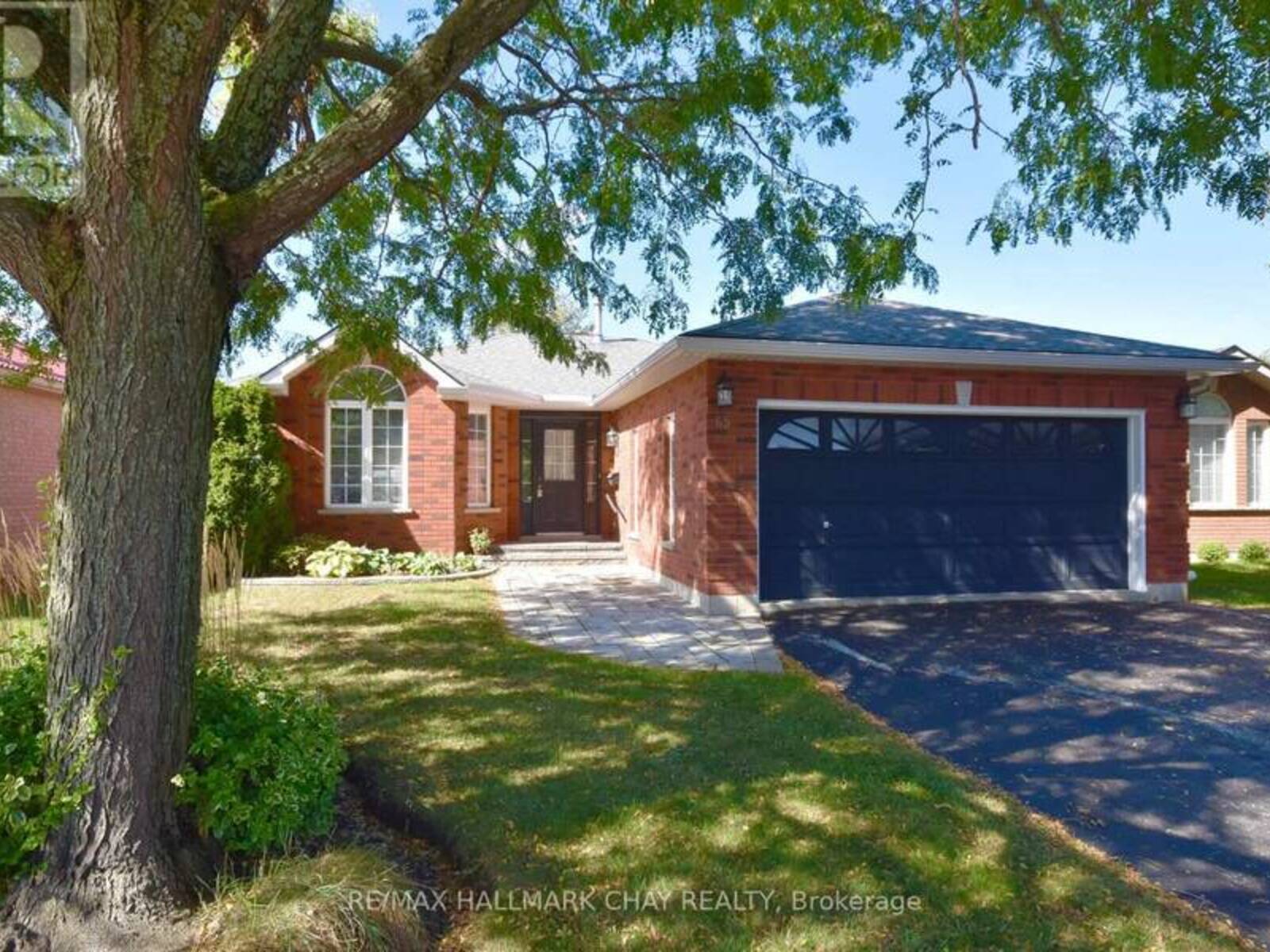 65 JOHNSON STREET, Orillia, Ontario L3V 7R9