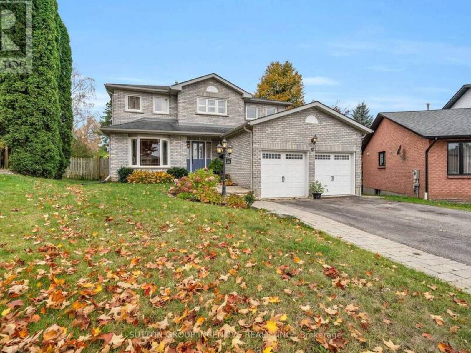 9 TOWER COURT, Bradford West Gwillimbury, Ontario L3Z 2V2