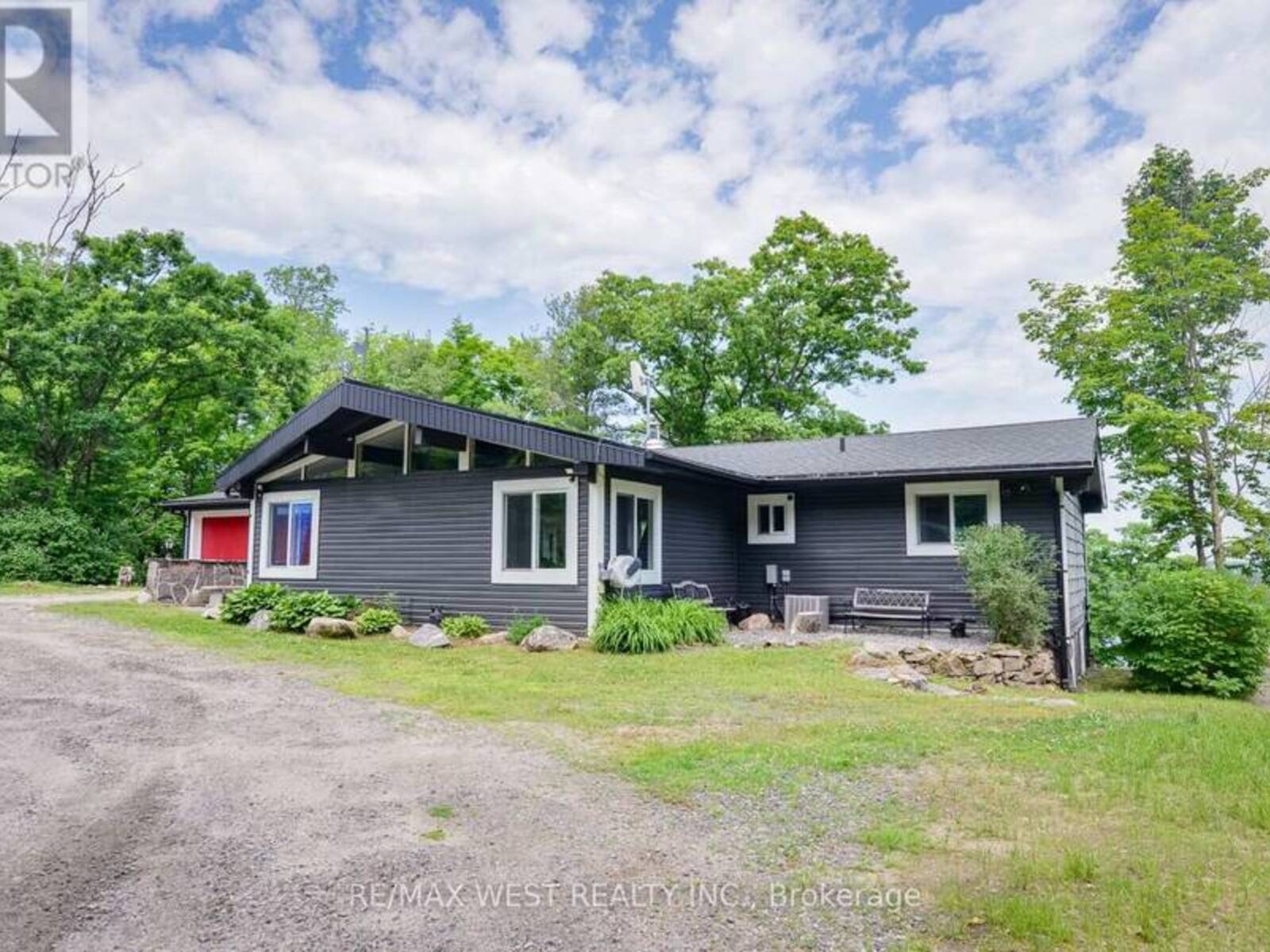 143 HWY 612, Seguin, Ontario P0C 1H0