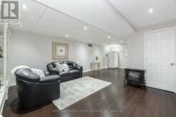 2450 NICHOLS DRIVE S | Oakville Ontario | Slide Image Thirty-one