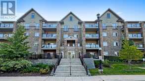 103 - 45 FERNDALE DRIVE S | Barrie Ontario | Slide Image Three