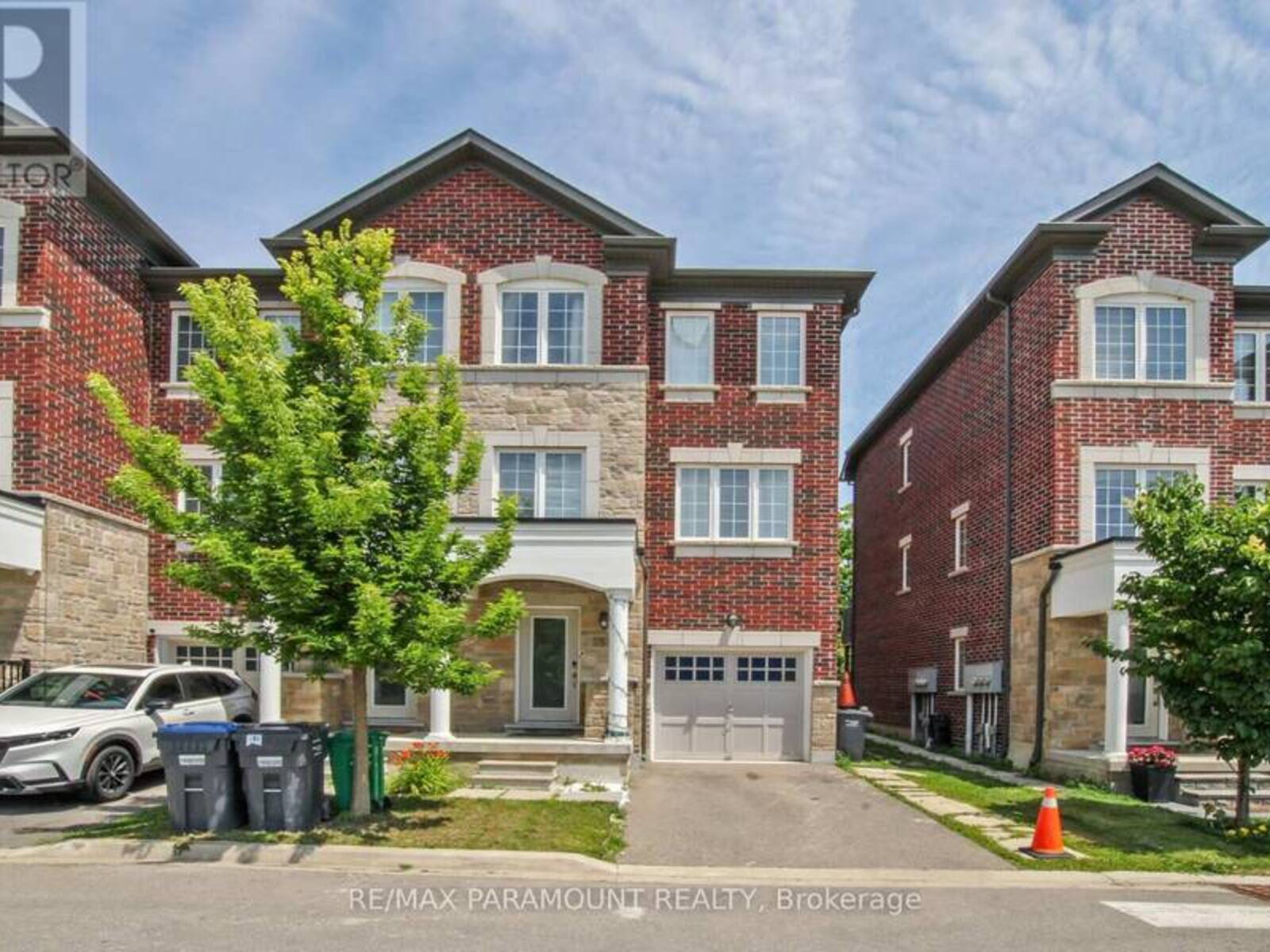 15 AUTUMNWOOD AVENUE W, Brampton , Ontario L6Y 6G3