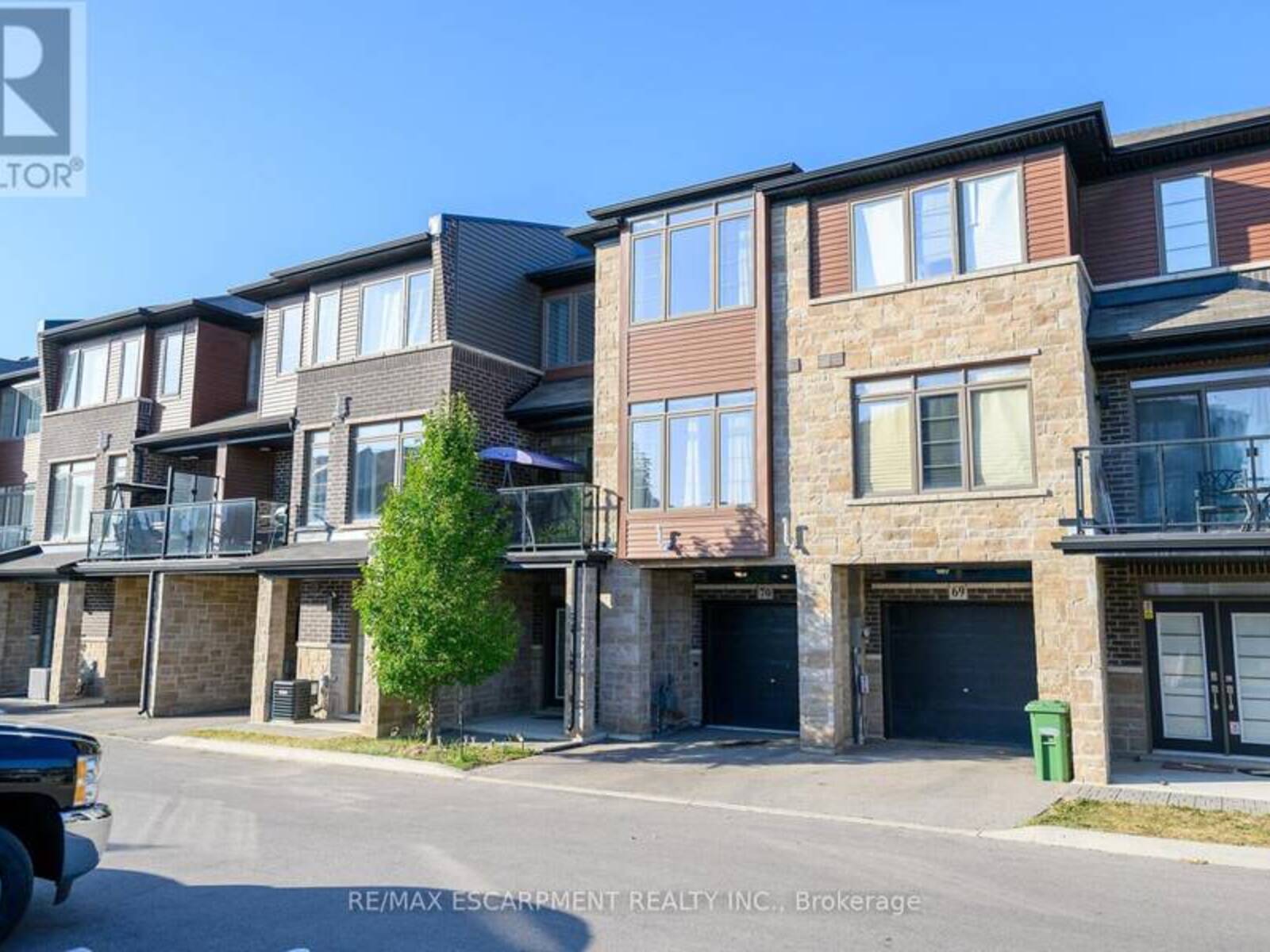 70 - 30 TIME SQUARE BOULEVARD, Hamilton, Ontario L8J 0L9