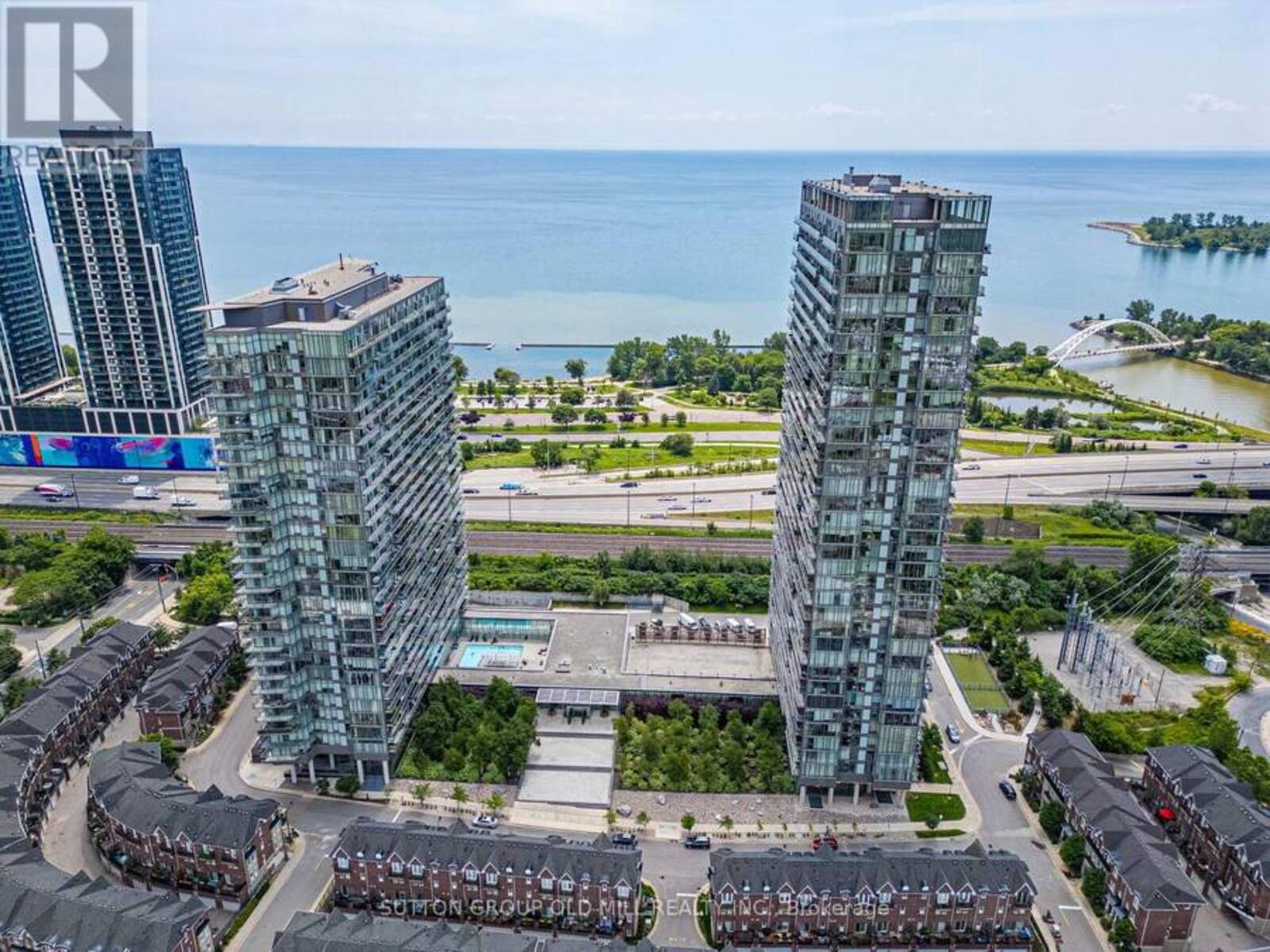 1009 - 105 THE QUEENSWAY, Toronto , Ontario M6S 5B5