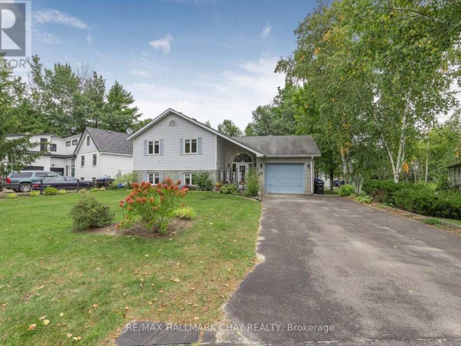 38 FATIMA COURT, Wasaga Beach, Ontario L9Z 1K9