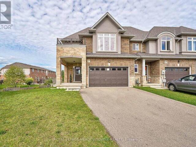 17 PINOT CRESCENT Hamilton Ontario, L8E 0J8