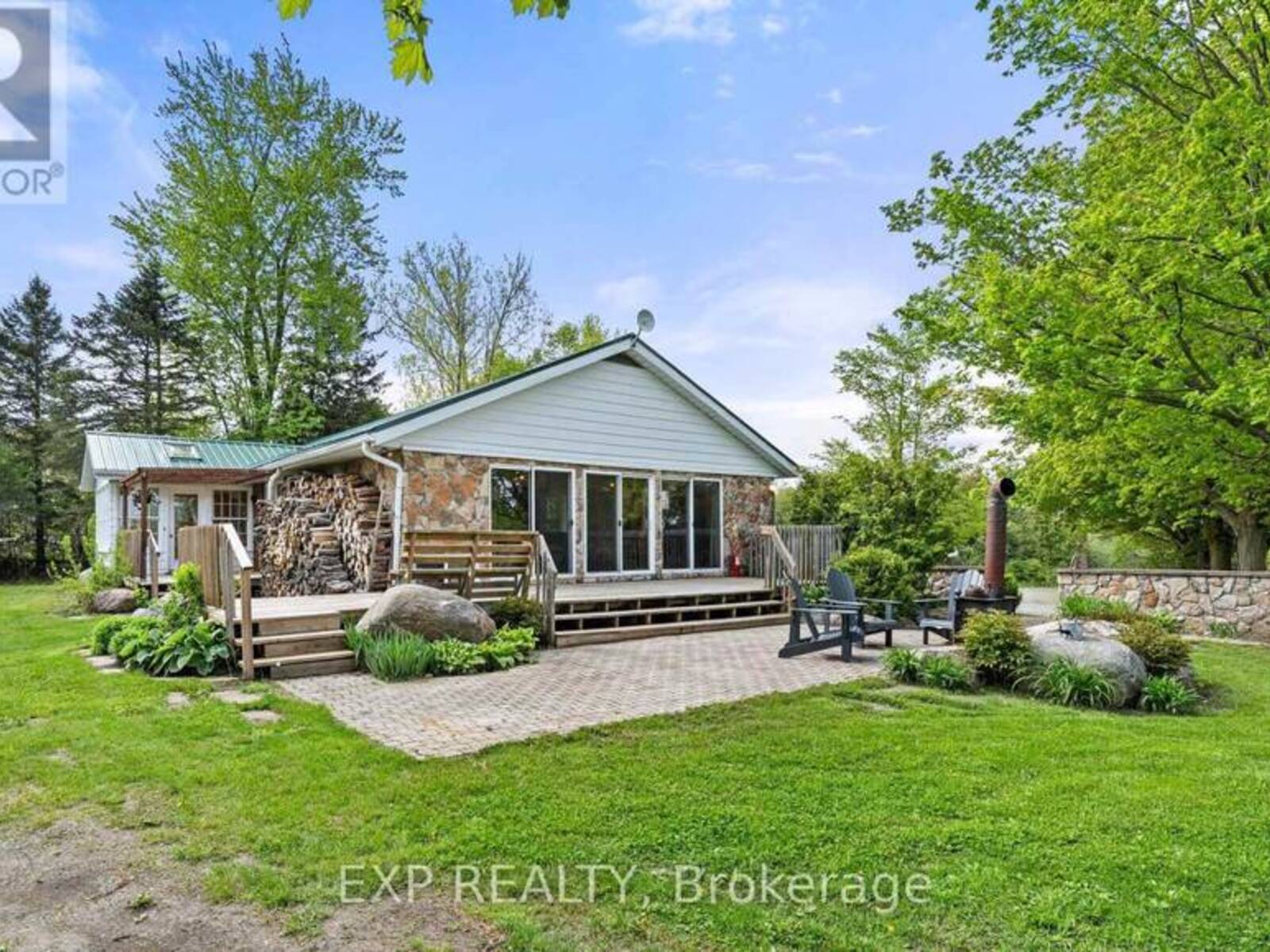 255 VICTORIA ROAD, Georgina, Ontario L0E 1N0