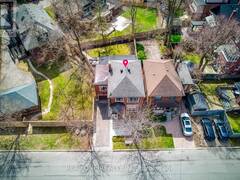 393 SUMMERHILL AVENUE Toronto Ontario, M4W 2E3