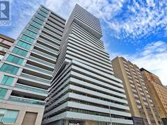 2105 - 200 BLOOR STREET W Toronto Ontario, M5S 0B1