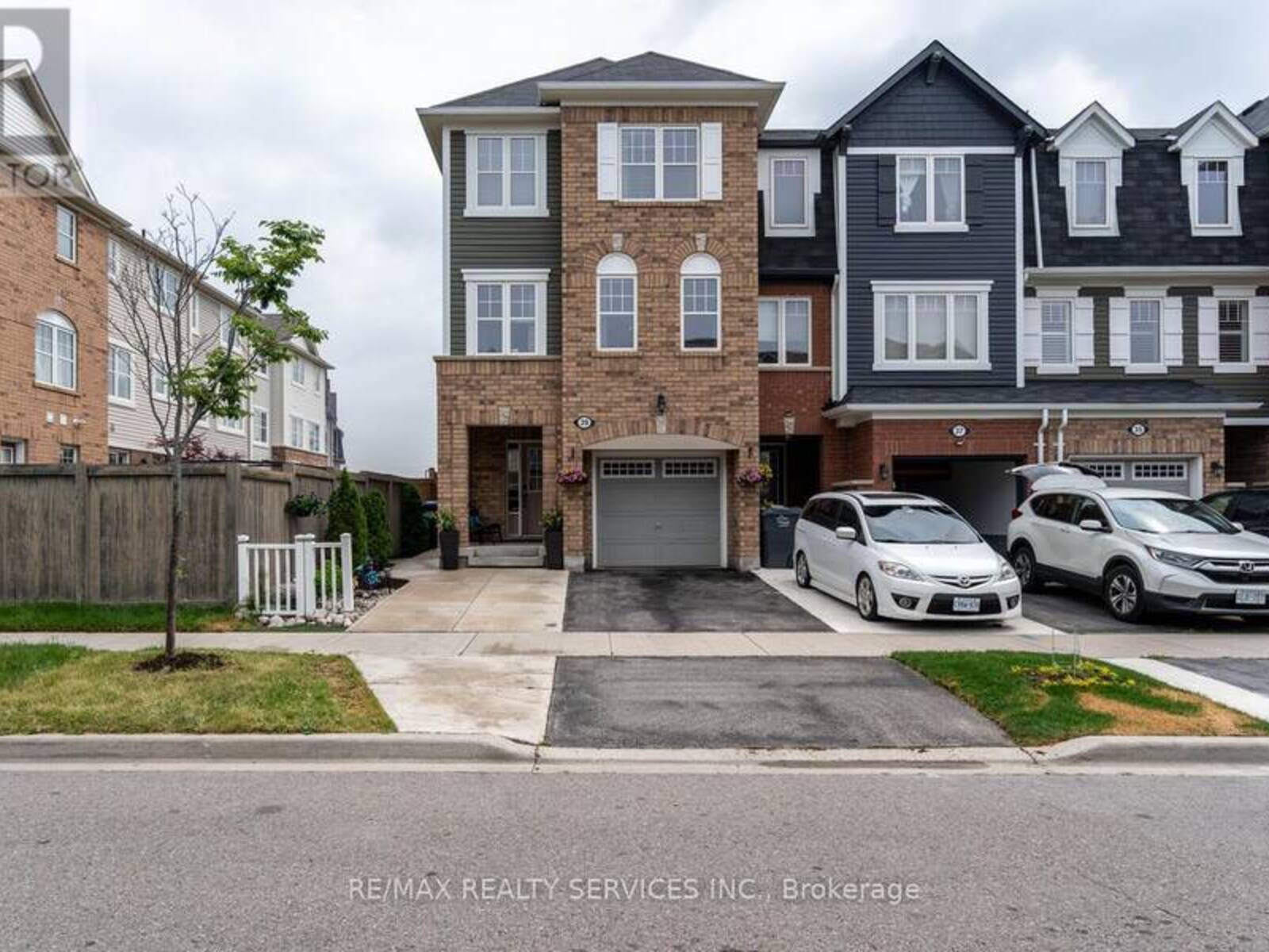 39 VANHORNE CLOSE, Brampton, Ontario L7A 0X8