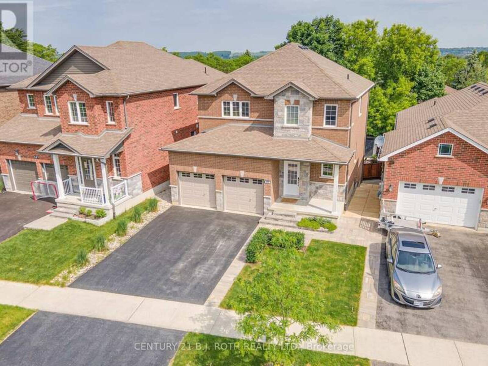 165 BISHOP DRIVE E, Barrie, Ontario L4N 6X5