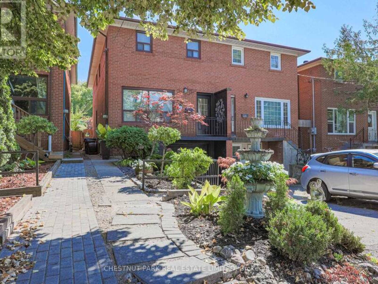 39 ALDERGROVE AVENUE, Toronto, Ontario M4C 1B3