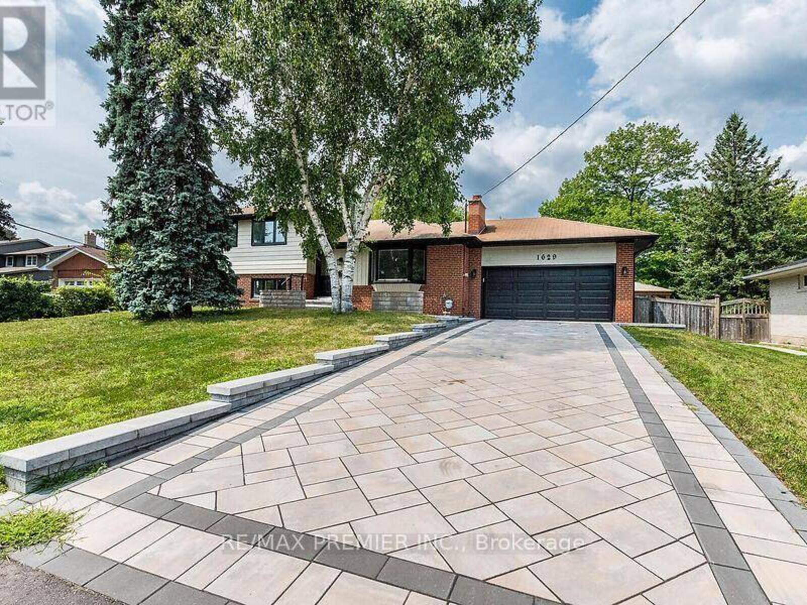 1629 WEMBURY ROAD, Mississauga, Ontario L5J 2L8