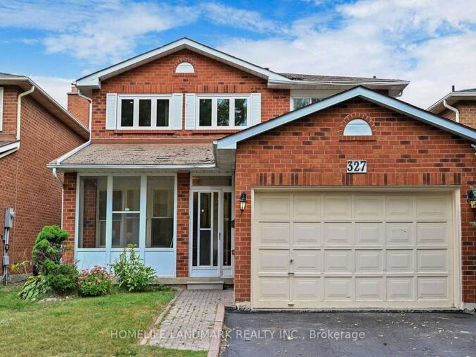 327 SUSSEX AVENUE, Richmond Hill, Ontario L4C 6B4