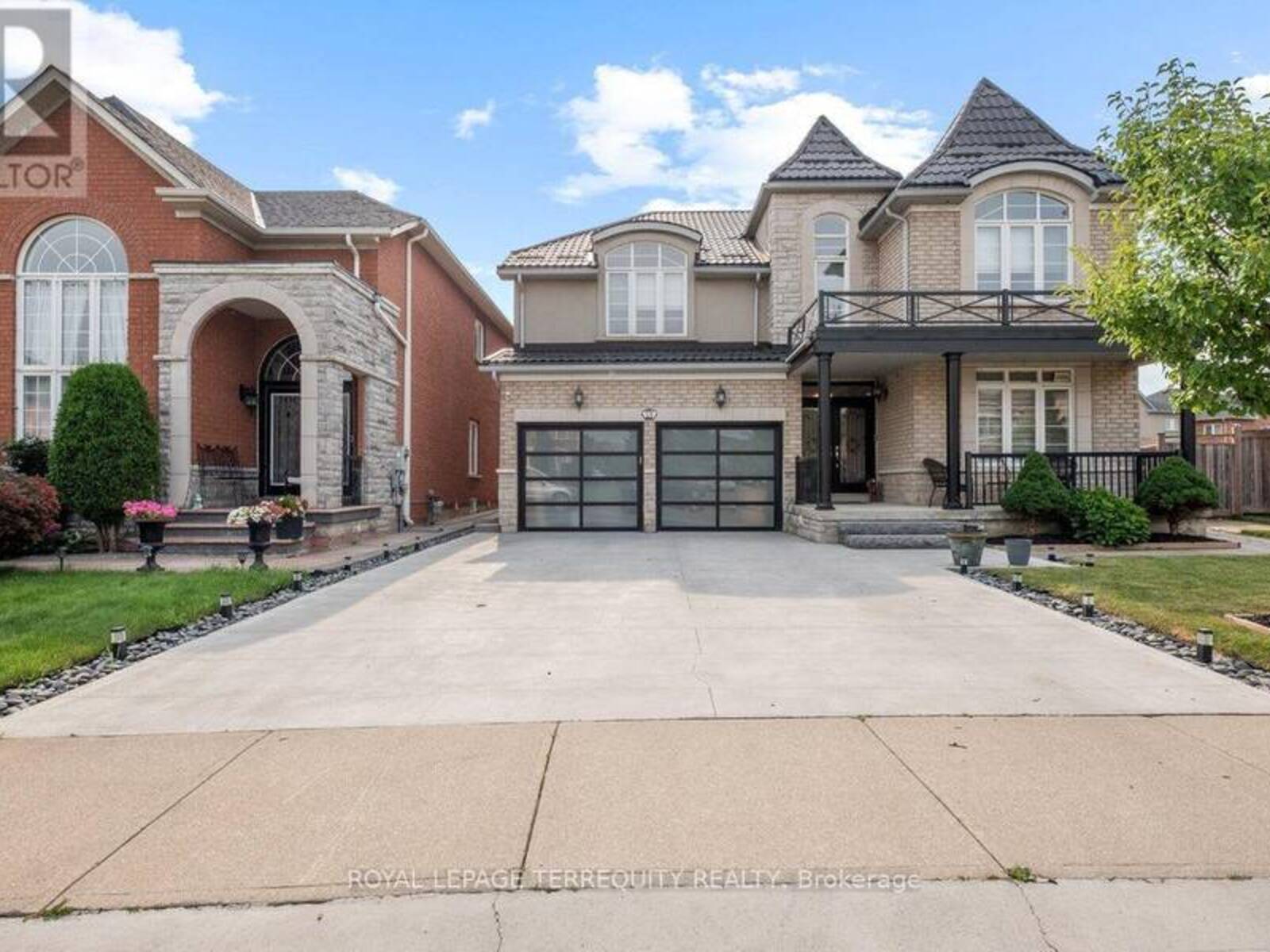 26 REGIS CIRCLE, Brampton, Ontario L6P 1Y8