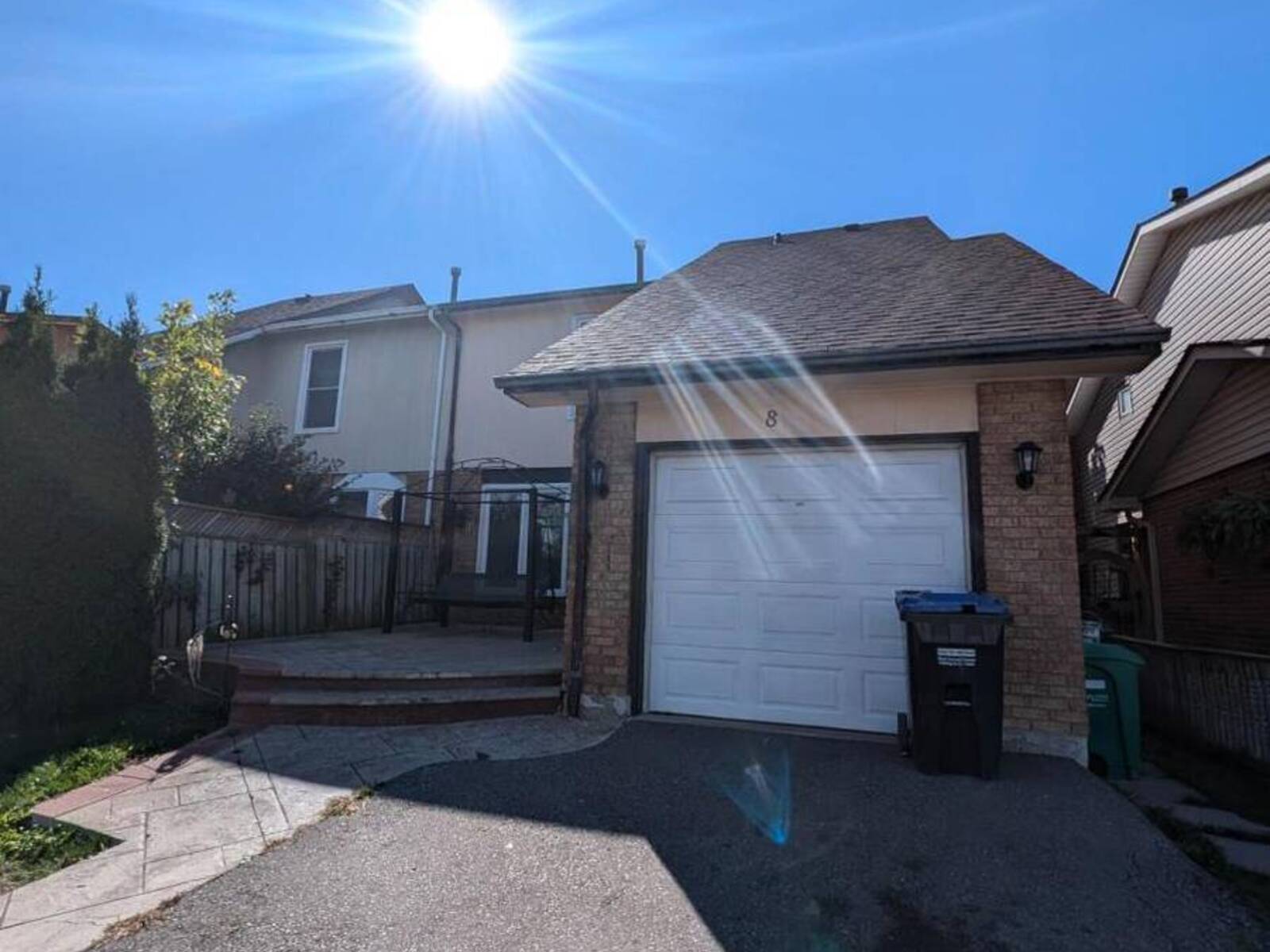 8 HINCHLEY WOOD GROVE, Brampton, Ontario L6V 3M3