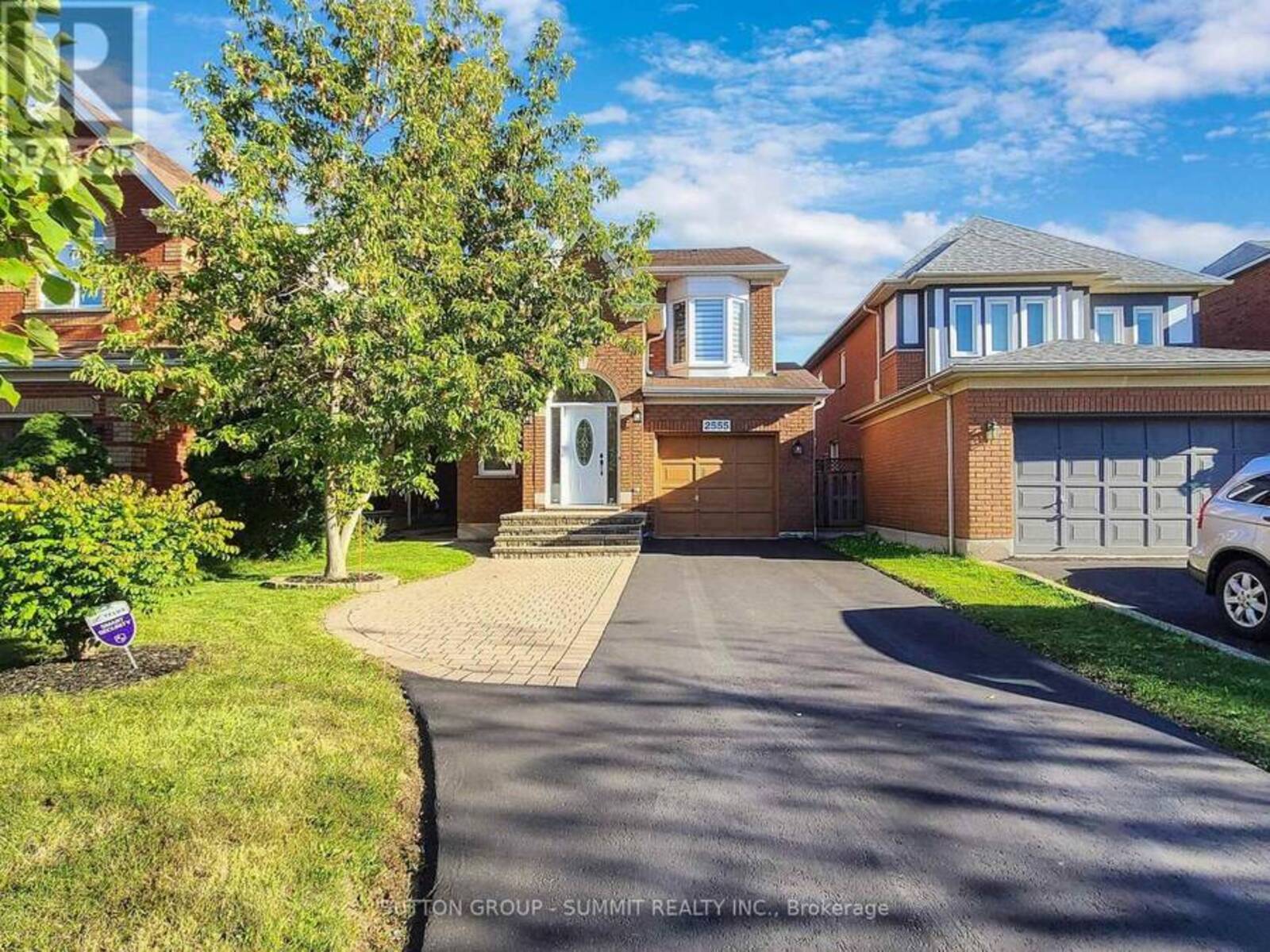 2555 STRATHMORE CRESCENT, Mississauga, Ontario L5M 5L1