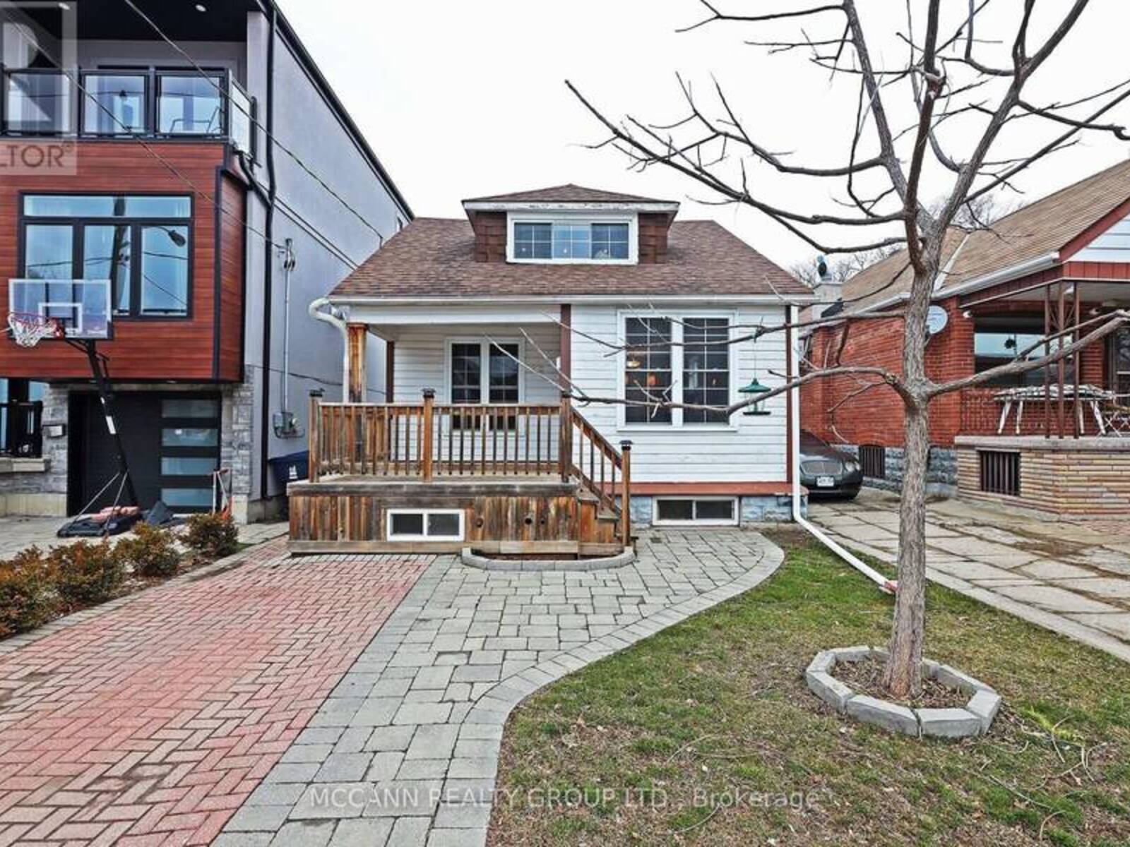 210 GOWAN AVENUE, Toronto, Ontario M4J 2K6