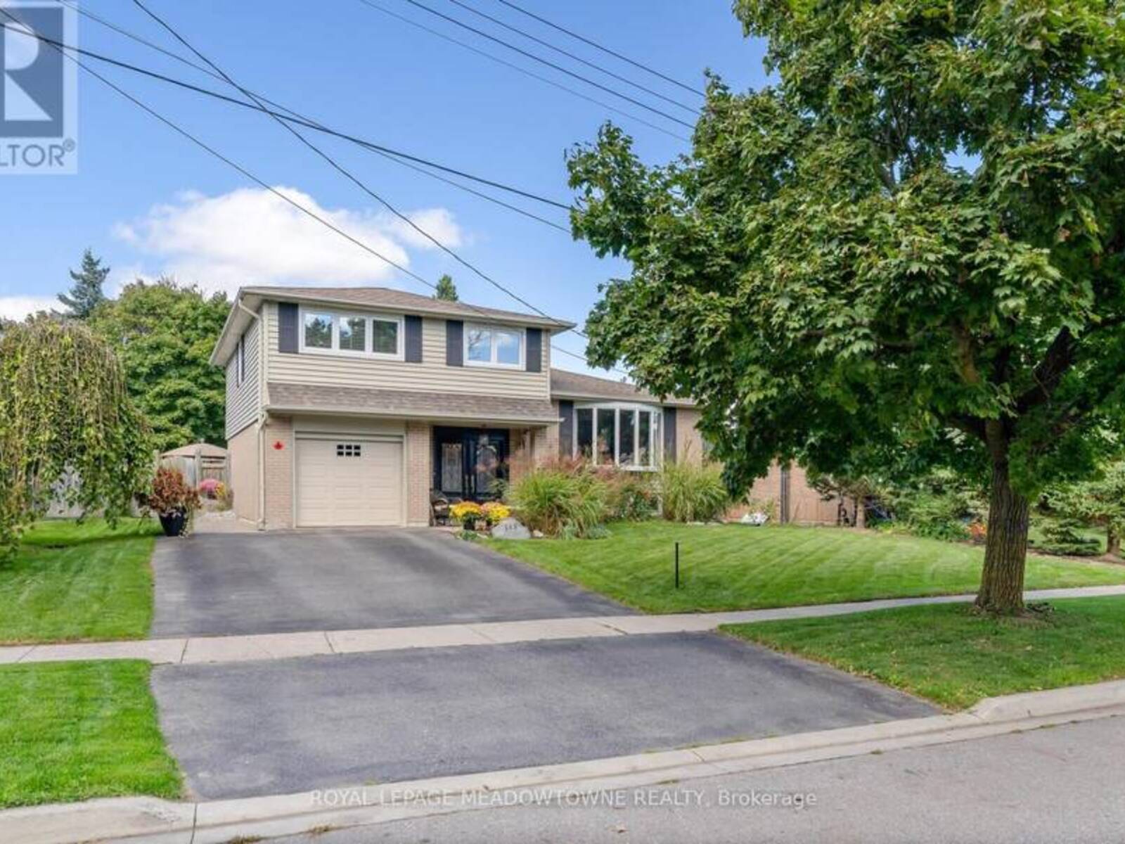 113 IRWIN CRESCENT, Halton Hills, Ontario L7G 1E7