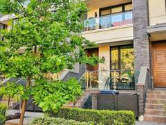 253 ROXTON ROAD Toronto Ontario, M6G 3R1