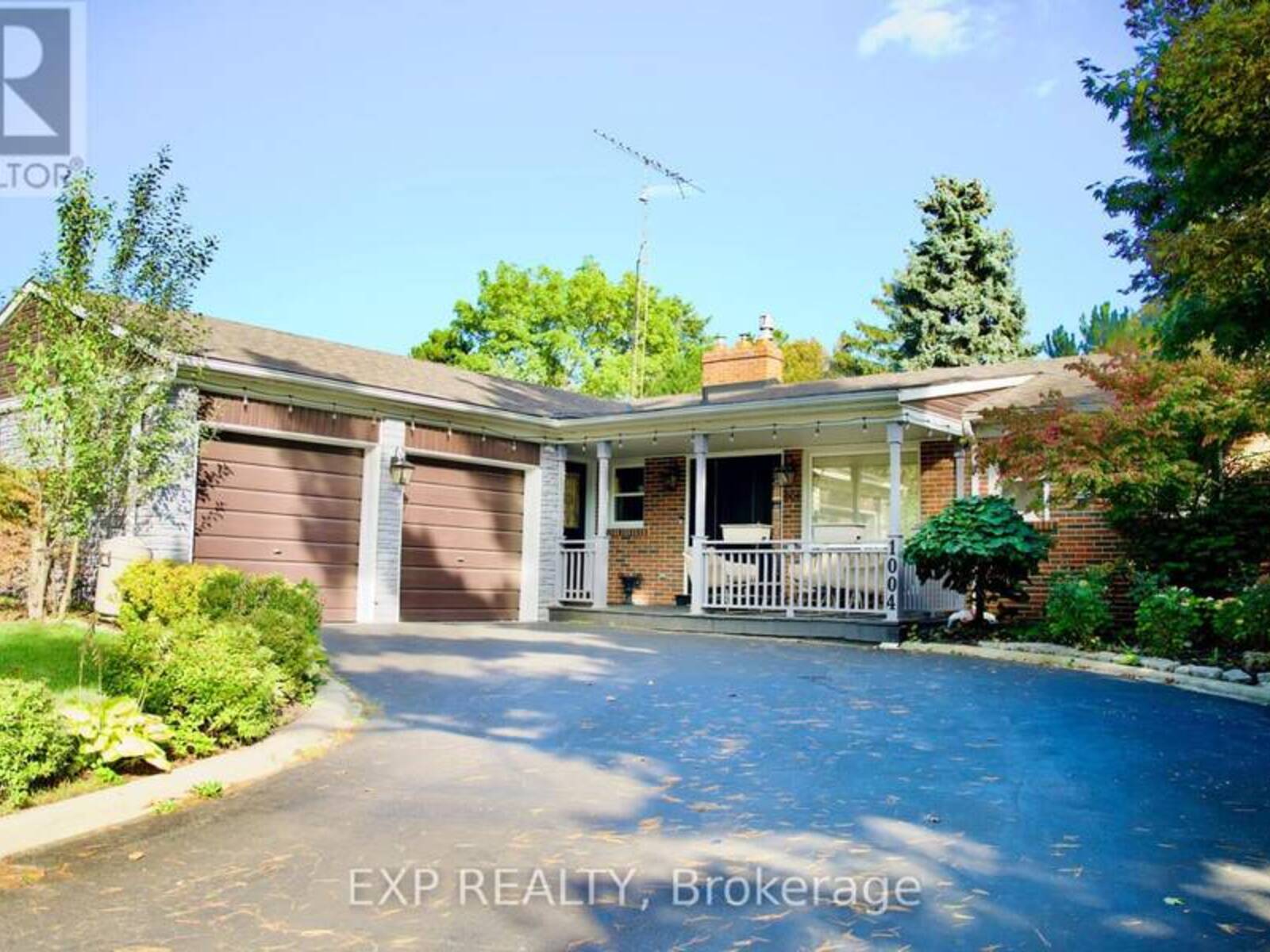 1004 CALDWELL AVENUE, Mississauga, Ontario L5H 1Z3