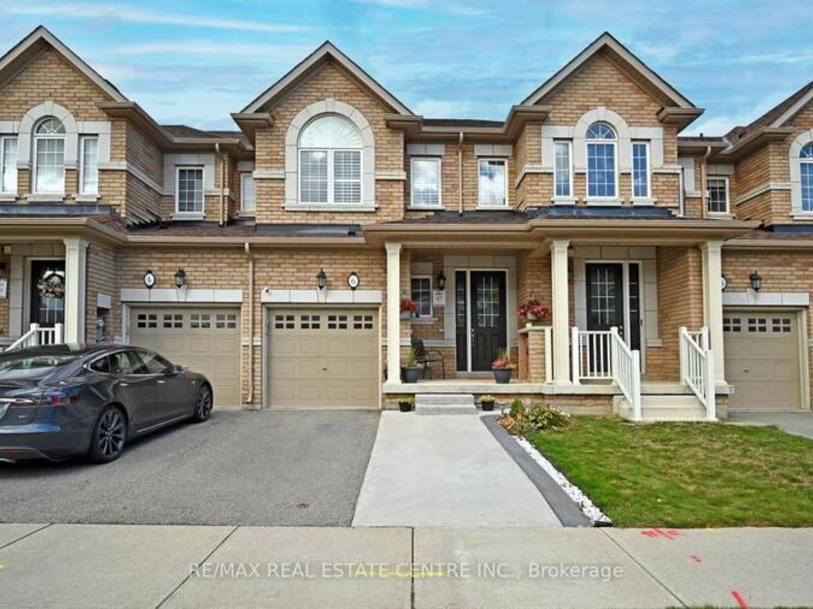 6 KEMPSFORD CRESCENT, Brampton, Ontario L7A 4M6